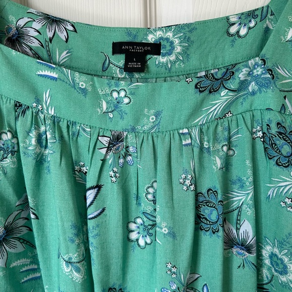 Ann Taylor Factory Green Blouse - Picture 3 of 3
